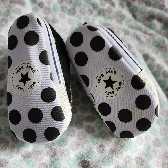 'Converse' Style Baby Shoe - Picture 4 of 5